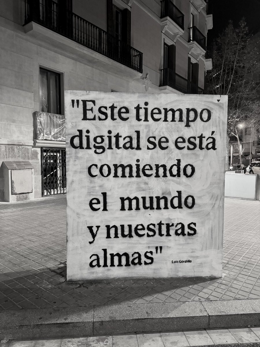 Andar por #Barcelona siempre es poético y reflexivo.