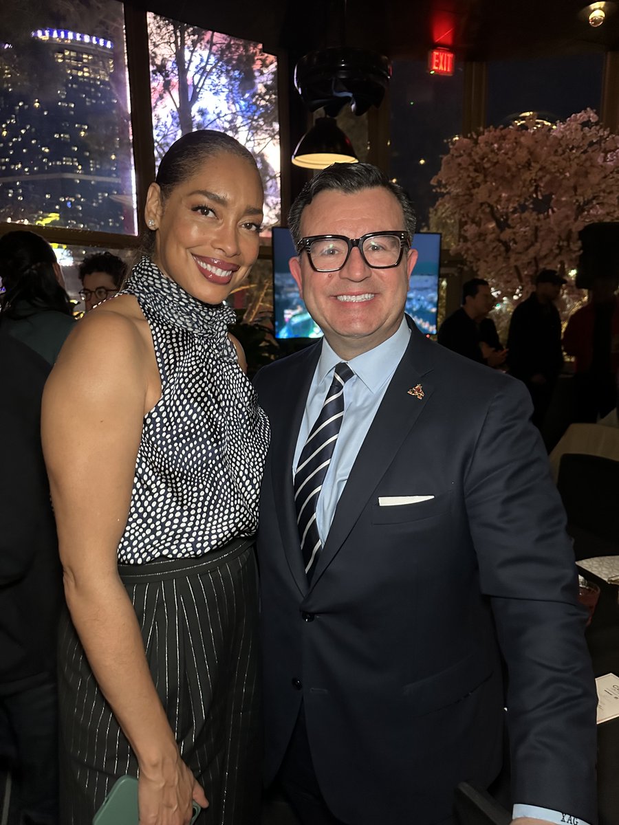 Enjoyed connecting with so many inspiring Latinos at La Cena Las Vegas.

Ruben Garcia has connected Latino talents &amp; leaders to amplify their influence through art, business, &amp; advocacy with La Cena Series. I am honored to be part of this movement.  
#LatinoLeadership #LaCena