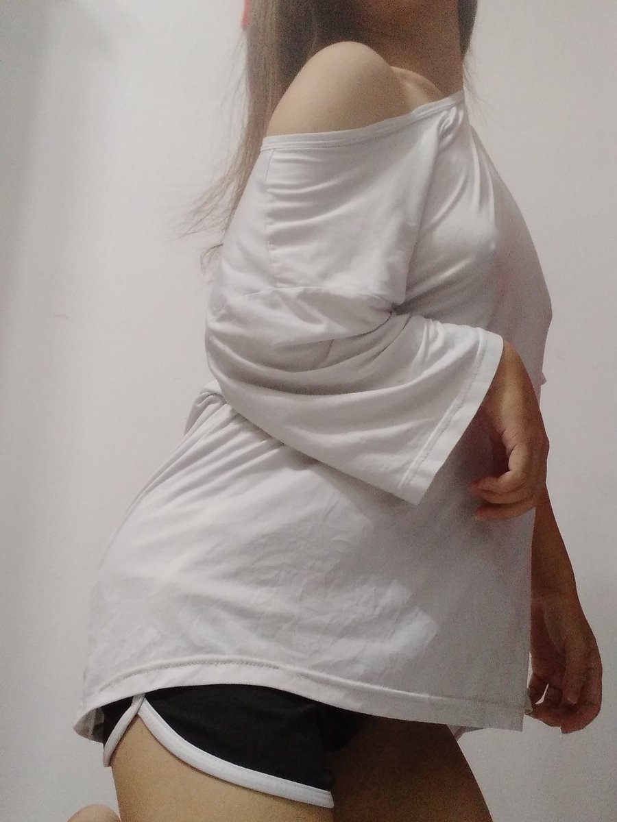 UnariMu's tweet photo. 🥱早安 昨天塑身瑜伽好累 https://t.co/YGkTZEfe2e