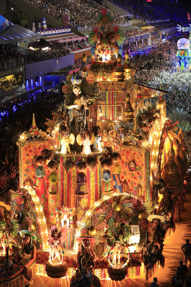 Mais uma beleza desse desfile incrível. João foi cirúrgico na trabalho com as cores.

Foto: Rio tur