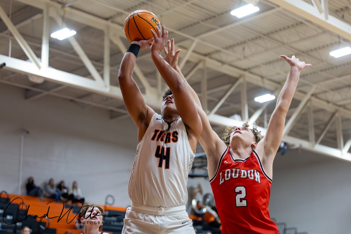 Photos from the Pigeon Forge v Loudon games are now posted on the website.... wellsracingphotos.com/Sports-Photogr…