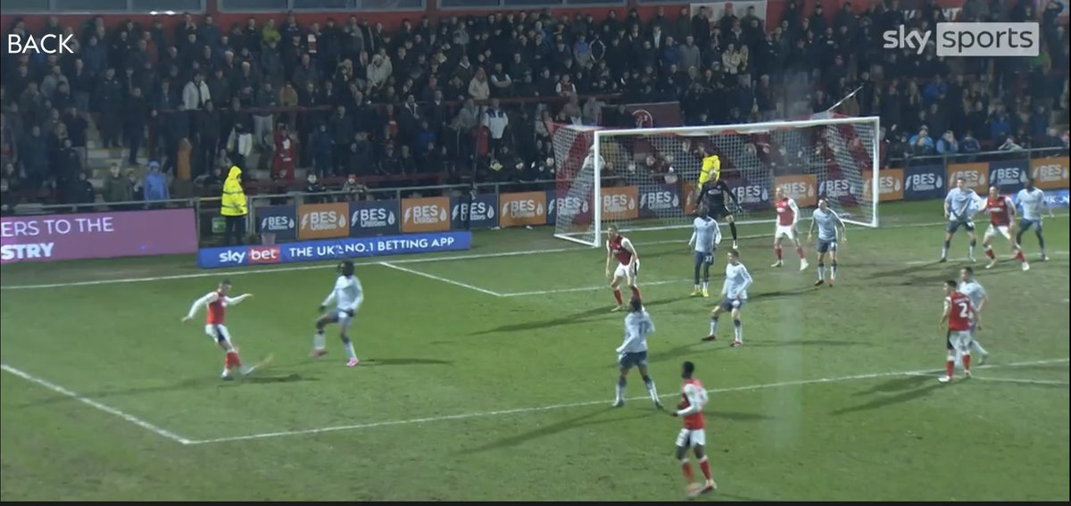max_royals's tweet photo. Shocking from the @EFL again. Your officials are so bad.

You can clearly see the attacker is in advance of the 6 yard line, compared to defenders yet the goal stands.

Every week you serve up the same shit. Big reason why I stopped, I don’t believe in the system.

#readingfc https://t.co/hTXyYQG306