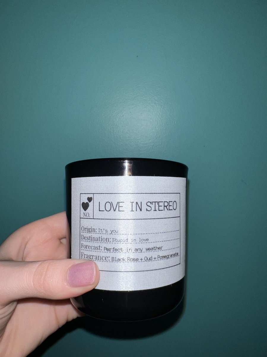 InvisiblyKaylee's tweet photo. AHHH 😁 I just got my Flores Lane x @MAXMusic Love In Stereo candle!!! I’m not even kidding when I say this is one of the best candles I have ever smelt!!! SO EXCITED to get the full experience and burn this when the album comes out on Friday!
#LoveInStereo https://t.co/GOUhcVp4AU