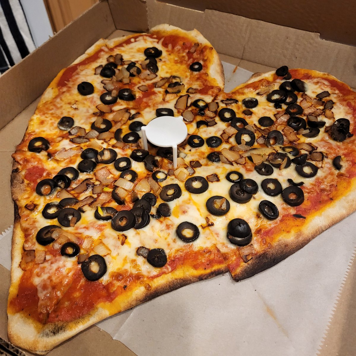 Heart shaped pizza for those #coldpizza fans... #coldpizzasong
