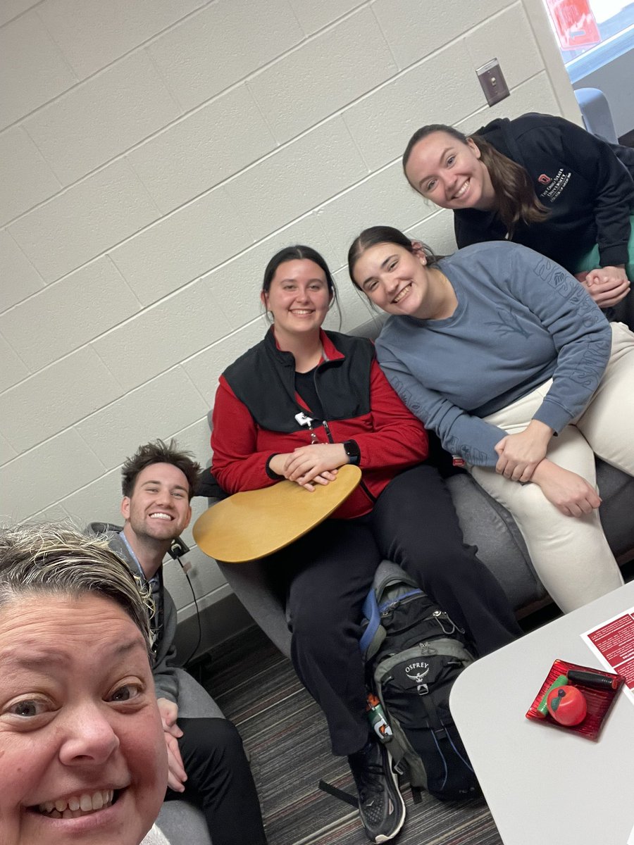 A lovely first day back from my culinary adventure <a href="/OhioStateMed/">The Ohio State University College of Medicine</a> I got to see so many of my M3’s!!! The faces of Ring 3 and jet lag!! 🥱🥱🥱😴😴😴❤️❤️❤️