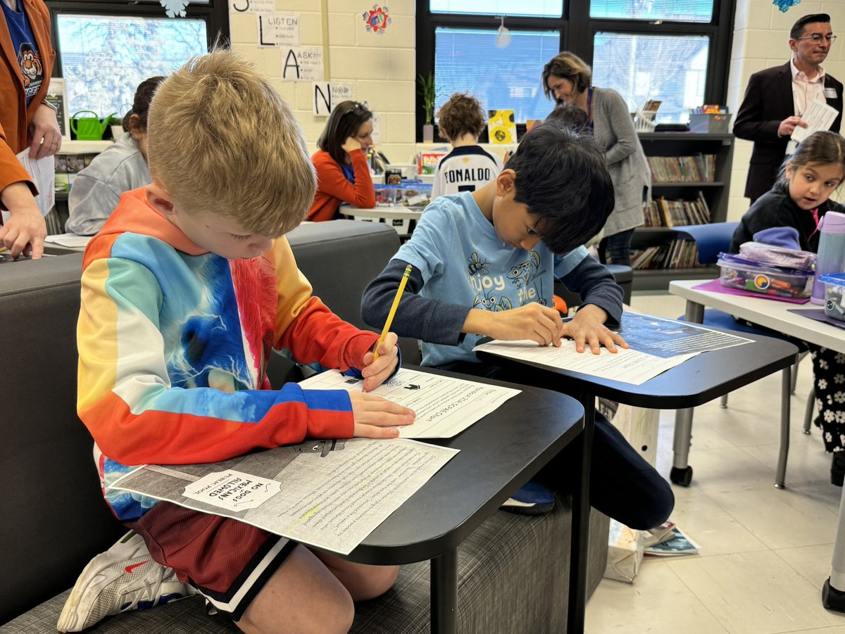 Elmhurst CUSD 205 tweet media