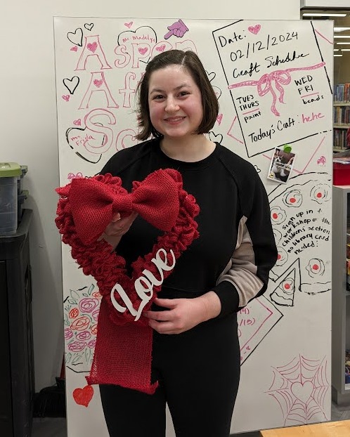 CookLibrary's tweet photo. Blooming with creativity! ❤️🌹 Check out these photos from our Love in Bloom: Valentine's Day Wreath class last night.

#loveinbloom #valentinesday #createandmake https://t.co/EScgRgzd84