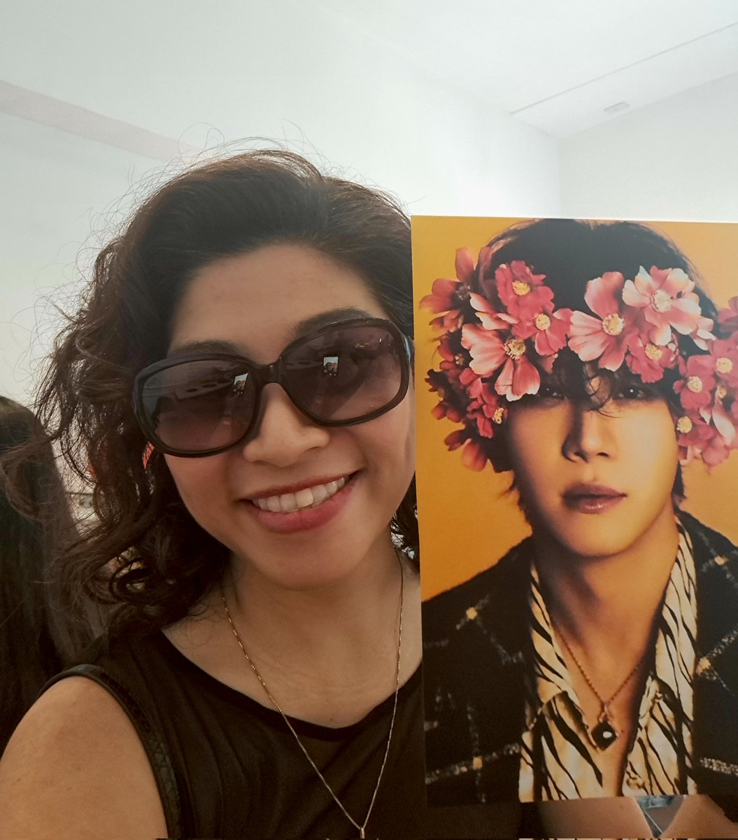 88karis's tweet photo. Happy Valentine's Day! 🩷💙🤍❤️
Thank you @HeffyPH for my ka-date today! 🥰😍
#pcdmalala #blackrose #dawntodusktourmanila https://t.co/OuGI5dyYLP