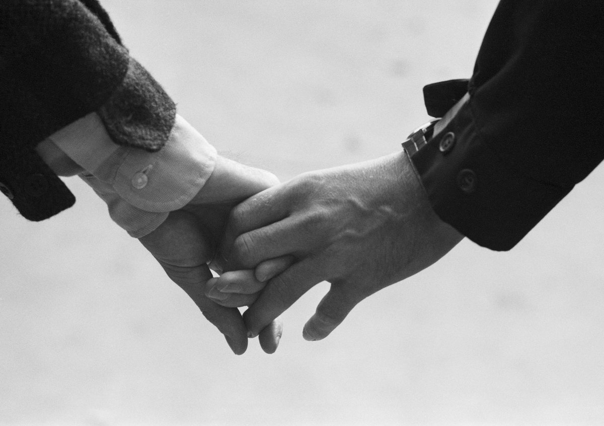 1960년대 사회의 차가운 시선을 이겨낸 동성커플. 
해피 발렌타인스 데이!