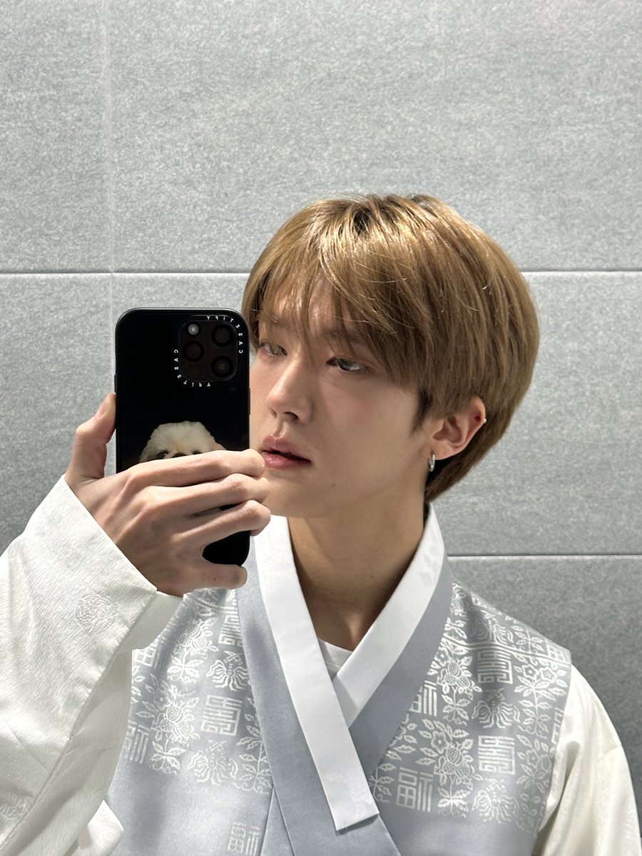 HanJunghoonBR's tweet photo. 🐹 | 10.02.24 | @OmegaX_members

"Feliz Ano Novo (Lunar) For X 🤍🩶
Feliz Ano Novo pessoal :)"

#정훈 #JUNGHOON 
#OMEGA_X #오메가엑스 https://t.co/fUbkMNPCRK