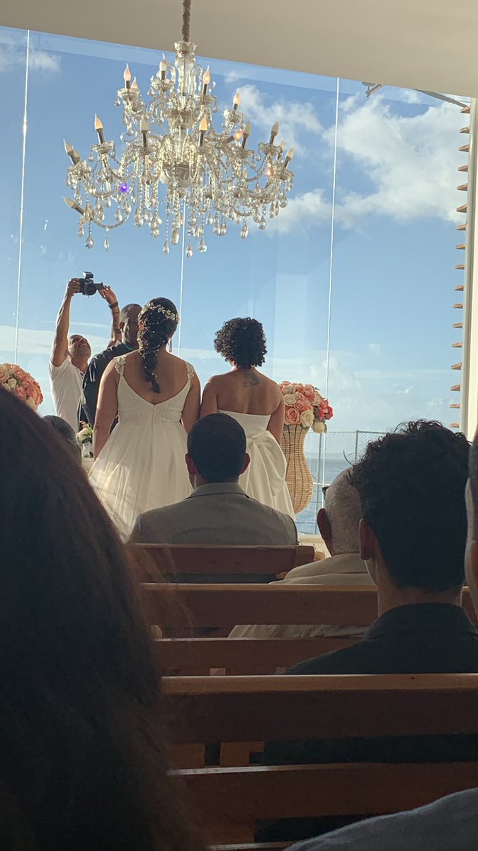 rafao1000graus's tweet photo. Hoje foi um dia muito especial, casamento de uma amiga/irma.
Que momento lindo, ver a felicidade das duas desejo tudo de bom pre voces🥰
@AliceAssmar e Rebeca❤️ https://t.co/lSPVWGmIfV