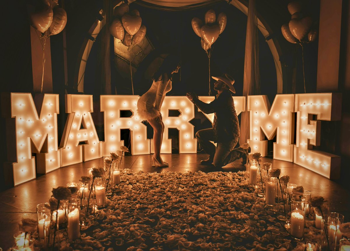 YaritzaSalinas6's tweet photo. To a life time by your side 💍 https://t.co/bRZ5gJSAxF