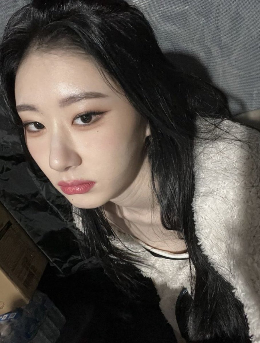 ﾐ (@chaeryeongselca) on Twitter photo 