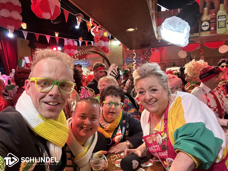 TVSchijndel bij FijnFisjeNie Café >>> tvschijndel.nl/carnaval/23082… #schorsbos #schijndel #tvschijndel #meierijstad #roeptoetgat