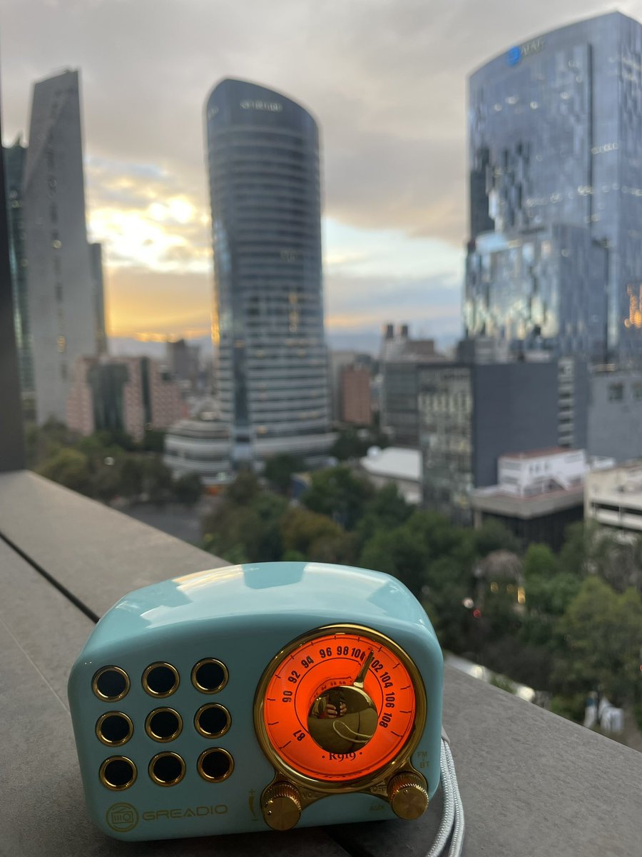 Legrossnoel's tweet image. #ladofdefrank #DiaMundialdelaRadio  Eachando Beat