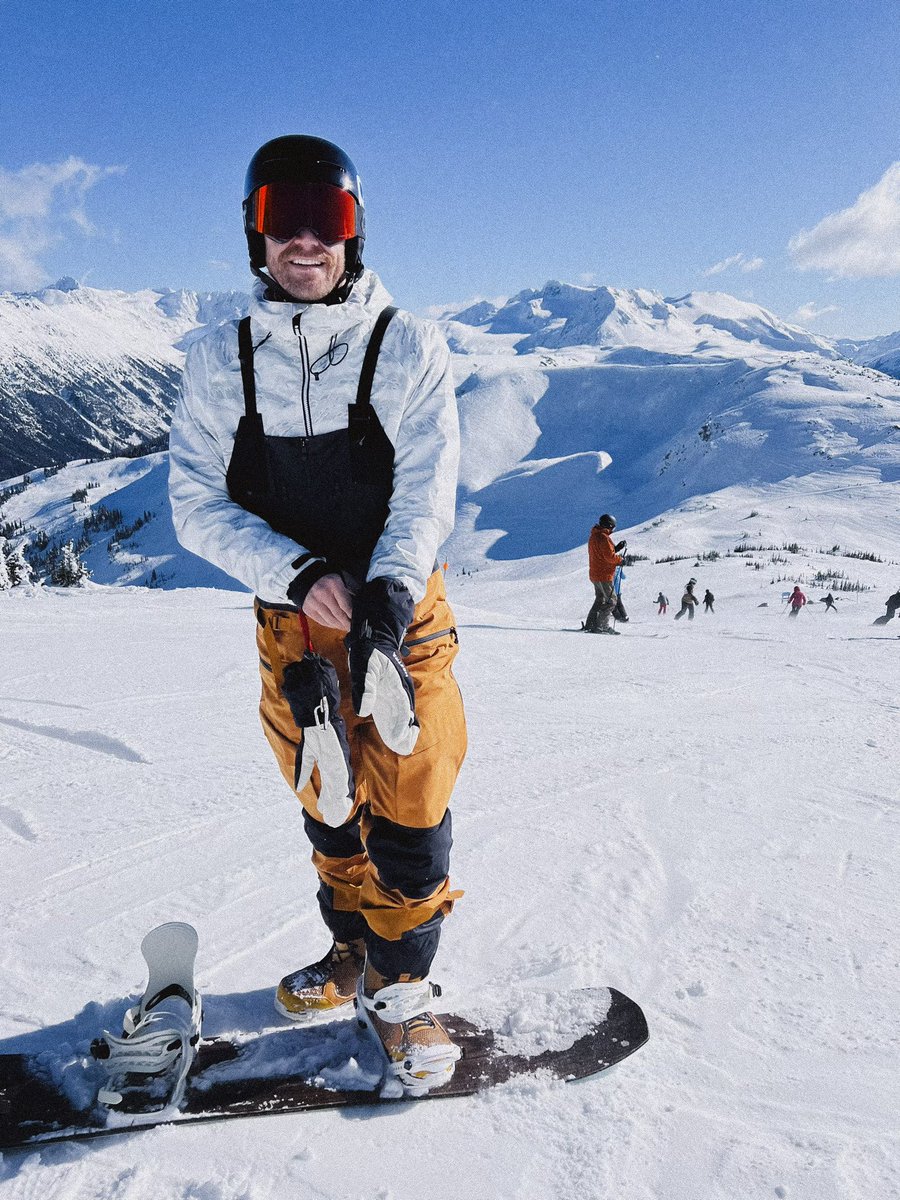 Boarding on a show day, Canadas pretty sick 🤙🏼 See y'all tonight Vancouver.