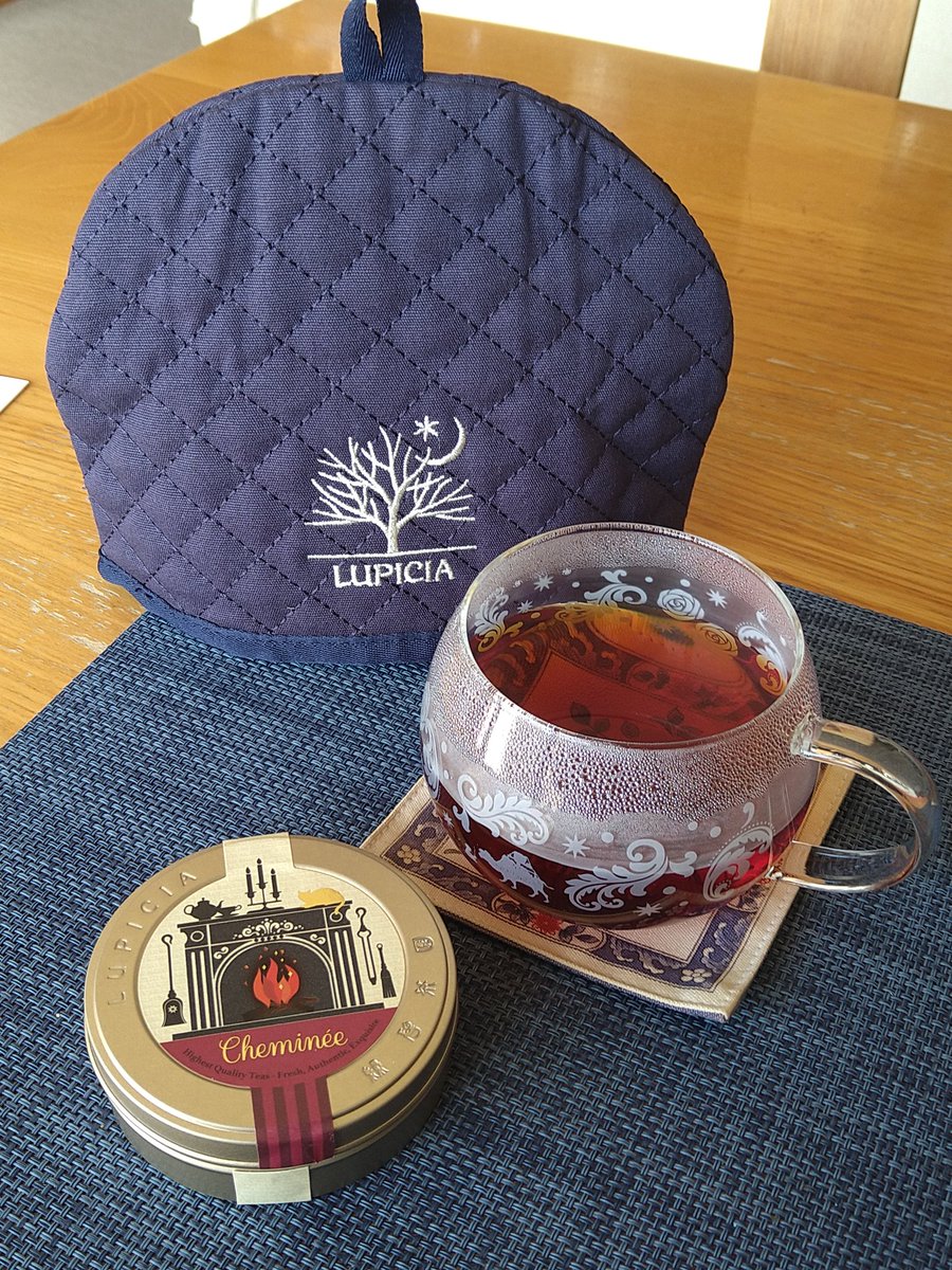 昨年クリスマスのルピシア「ブックオブティー・アンニヴェール」に入っていた限定フレーバード紅茶「シュミネ」をやっと開封。お酒っぽい甘い香り!(゜д゜)ウママママー! 