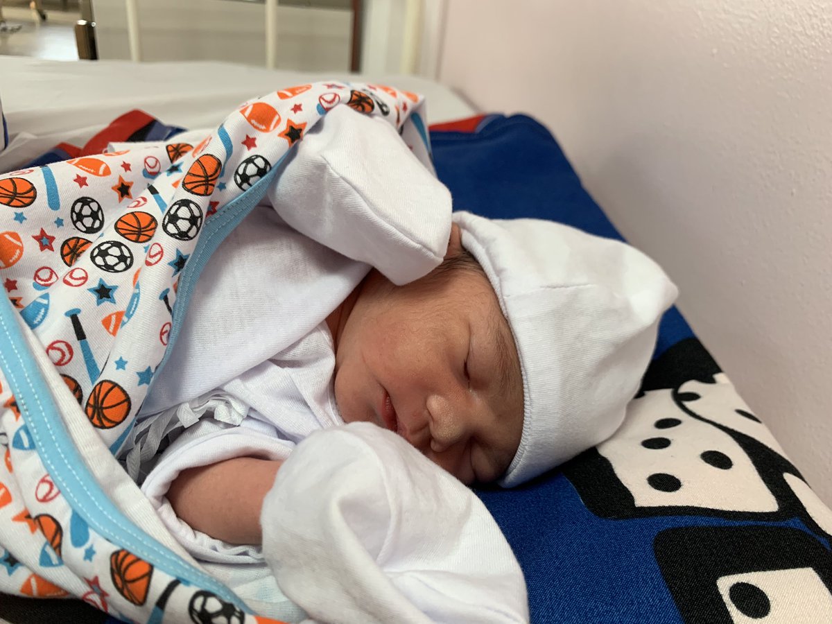 ceriahisla's tweet photo. Happy valentine's day everyone! 
I love you bubbi, worth it ang 18hrs na labor dahil ang pogi mo so much 🫶🐣🤭 https://t.co/950TFfsyWi