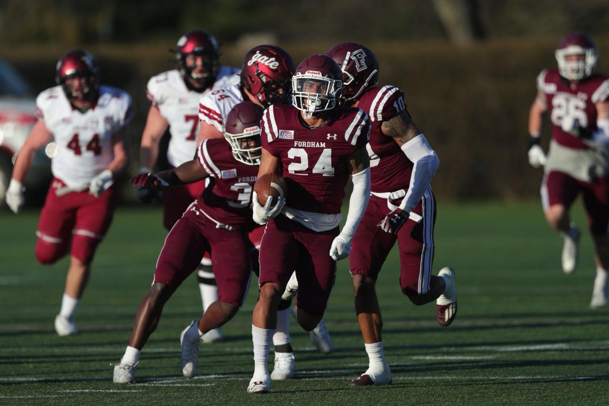 I'm extremely honored and thankful to receive an offer from @FORDHAMFOOTBALL @_CoachWilks @Coach_Conlin @HitterFootball @EDGYTIM @PrepRedzoneIL @AllenTrieu @HSFBscout @CSAPrepStar @LemmingReport @CoachChris_Roll @RivalsPapiClint