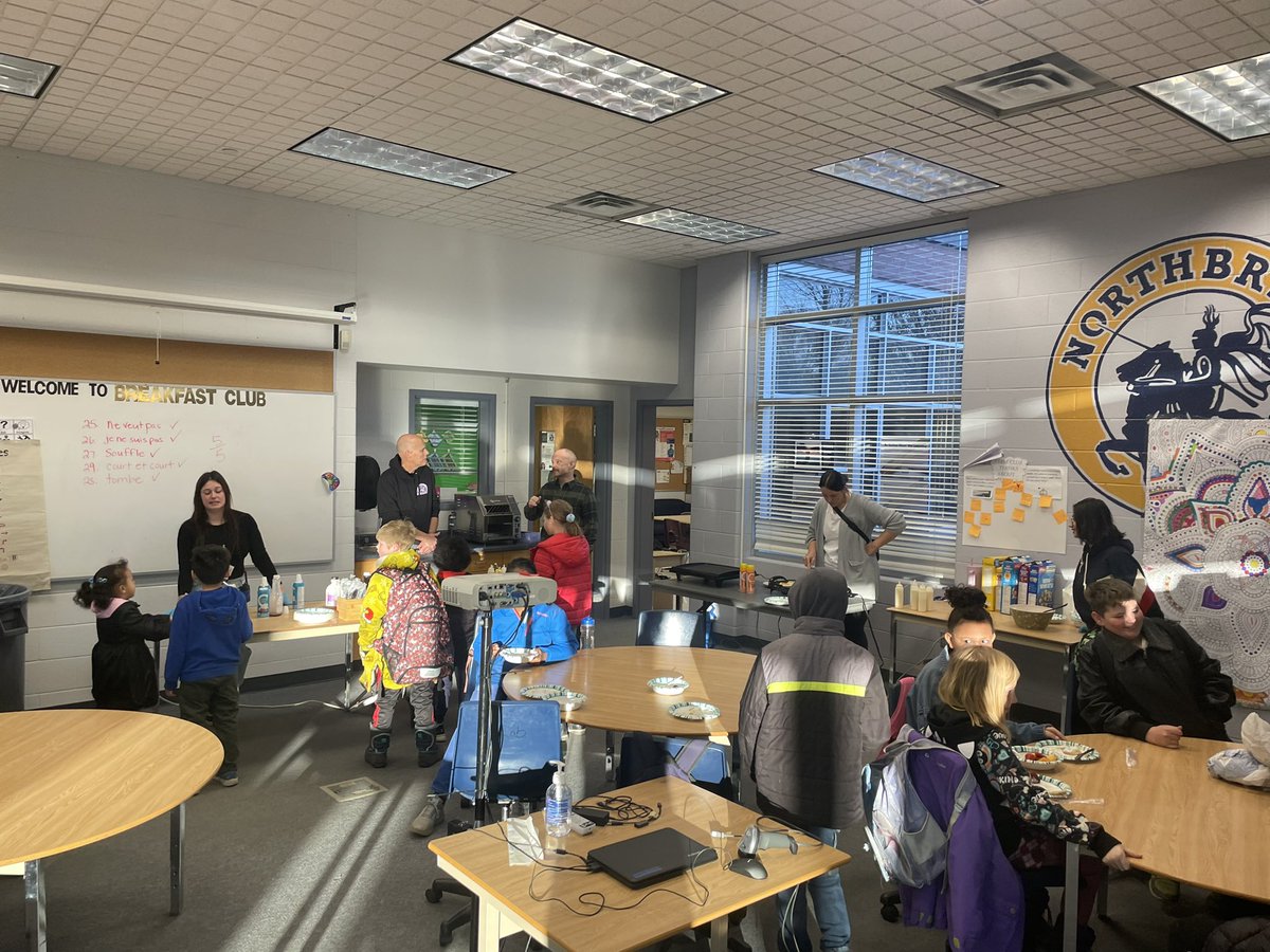 Pancake day <a href="/NorthbraeKnight/">Northbrae Public School</a> 🥞 Couldn’t ask for a better breakfast club crew 💜