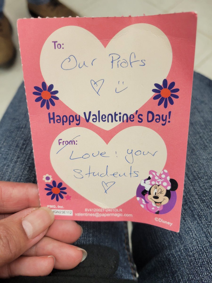 SueBrigham2's tweet image. It will indeed be a happy Valentine&apos;s Day thanks to MSVU students &amp;amp; friends
@MSVUFA ❤️
We love our students!
@melizwalls
@slumkoski 
#supportMSVUFA 
#happyvalentinesday2024 
#chocolateraspberrycupcakes