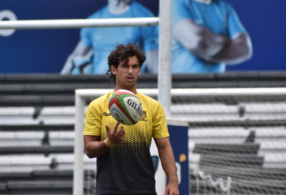 Penúltimo entrenamiento antes de viajar a Brasil ☑️ 

#EstoEsPeñarol #BicampeonesDeAmerica
