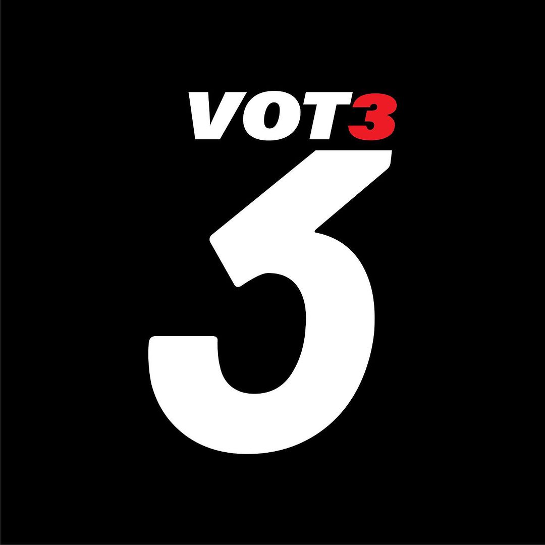 Ke TPS kita nyoblos 03 Ganjar - Mahfud 🤟bukan yg laen. 

Harga beras murah
17 juta lapangan kerja
1 keluarga miskin 1 sarjana
Rakyat sejahtera ga perlu nunggu gratisan dan antri kalo mau makan siang. 

#GanjarPresidenRakyat 
#GanjarMahfud2024
#Pemilu2024