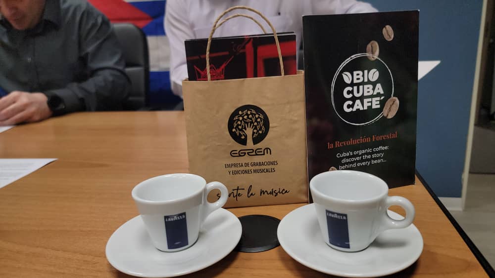 EGREMOFICIAL's tweet photo. 🥳 #EGREM en la celebración de sus 60 años, llega a la feria exhibiendo una atractiva propuesta de evento, que destacan por su alcance en la industria cultural y en la gestión de negocios de la empresa.
#60AñosEGREM #EventosEGREM #SienteLaMúsica https://t.co/rC2NTqroi8