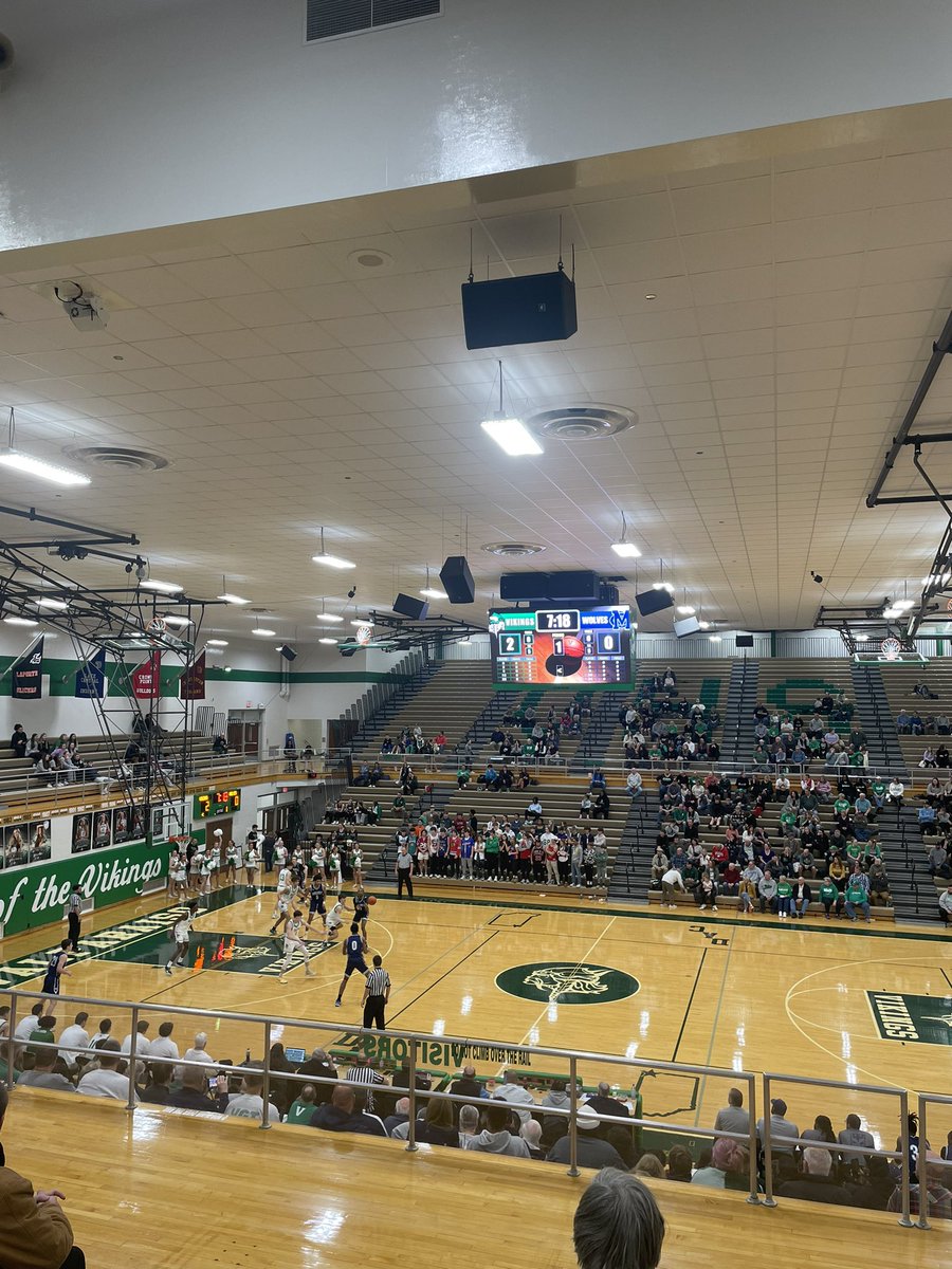 Watching the Michigan City Wolves take on the Valparaiso Vikings tonight! @vhsboyshoops @MichiganCityHS