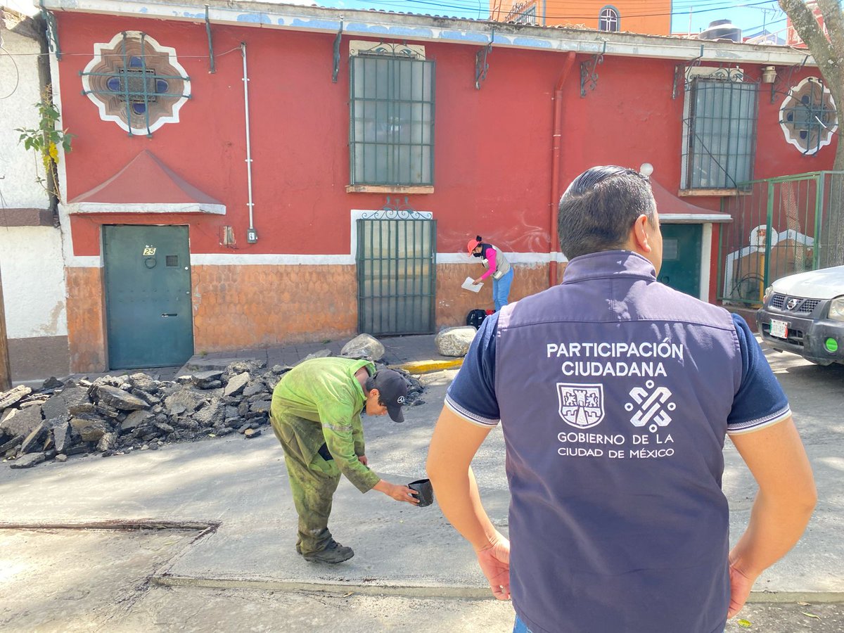 DEPCMAC's tweet photo. Arrancamos en la colonia Pueblo Nuevo Alto con el programa 444 Territorial #BienestarEnTuColonia trayendo intervenciones como  balizamiento, pavimentación, poda y arreglo de luminarias.

¡Espéranos pronto en tu comunidad!

@martibatres
@erika_jurez
@CDMX_SIBISO https://t.co/JbW2DOP4aJ