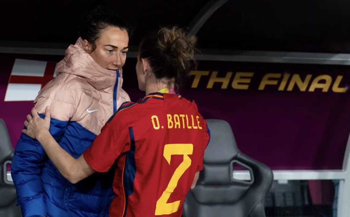 engenstar's tweet photo. ¡Dulces sueños a todos! En esta noche de San Valentín, celebremos el amor y la conexión especial entre dos grandes del fútbol: Lucy Bronze y Ona Batlle. Su complicidad dentro y fuera del campo es un verdadero ejemplo. 💖⚽ https://t.co/4vmOYTZ9mE
