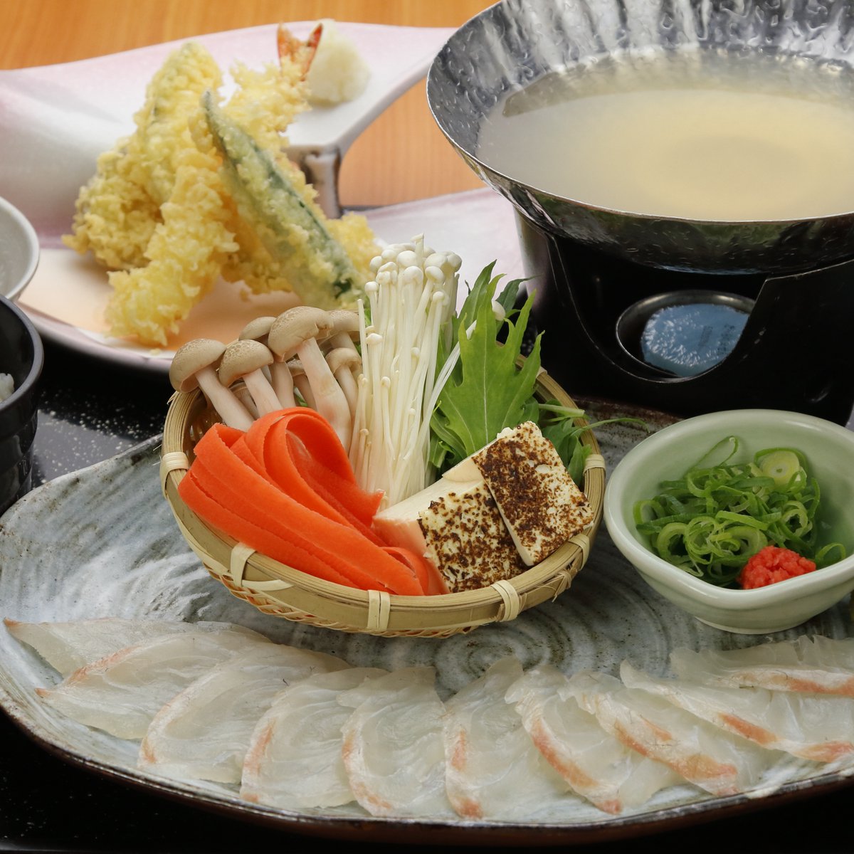 konpiramaru's tweet photo. 2/14は【こんぴら丸の鯛祭り】スタートっ!! チョコも良いけどお魚もねっ!!【全店】#桜鯛　#タカスイ　#金比羅丸　#鯛しゃぶ　#活〆鯛　#鯛炙り　#熟成鯛　#昆布締め鯛　#鯛カルパッチョ　#宇和島鯛めし https://t.co/8nhCGB4cJ8 https://t.co/7PsvGEupn4