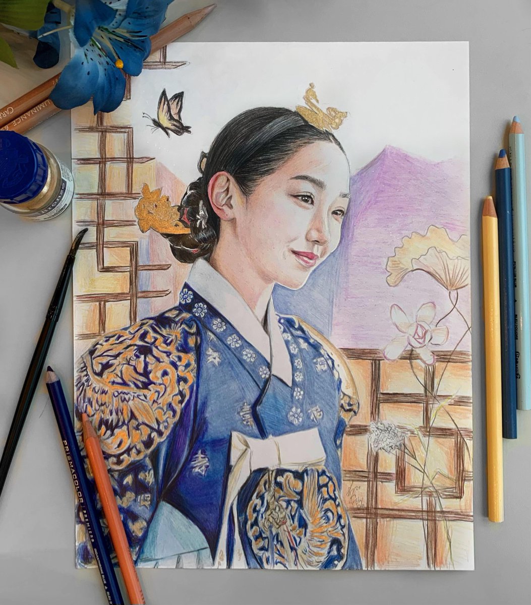 Mr. Queen #철인왕후 ↙️ (@mrqueentv) on Twitter photo Capturing the essence of Queen So-yong in this stunning fan art! 👑✨🎨🖌️
#FanArt Credit: <a href="/artbysara_/">Art By Sara</a>
#철인왕후 #MrQueen👸🏻 #KDrama #BestKoreanEntertainment #ShinHaeSun #KimJungHyun #BaeJongOk #SeolInAh #NaInWoo #ChaChungHwa #KimInKwon #LeeJaeWon #ChoiJinHyuk #ChaeSeoEun Capturing the essence of Queen So-yong in this stunning fan art! 👑✨🎨🖌️
#FanArt Credit: <a href="/artbysara_/">Art By Sara</a>
#철인왕후 #MrQueen👸🏻 #KDrama #BestKoreanEntertainment #ShinHaeSun #KimJungHyun #BaeJongOk #SeolInAh #NaInWoo #ChaChungHwa #KimInKwon #LeeJaeWon #ChoiJinHyuk #ChaeSeoEun