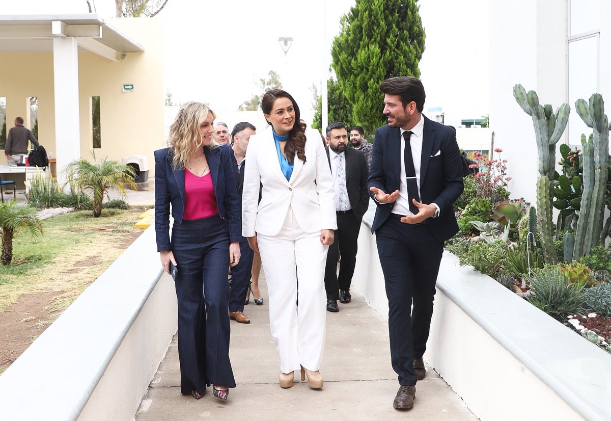 TereJimenezE's tweet photo. En conjunto con Directivos de @FundacionAzteca, realizamos un recorrido por las instalaciones del Centro Educativo Integral para Altas Capacidades (CEIPAC) con el fin de mostrarles de primera mano el modelo educativo que se implementa en esta institución para el desarrollo de las y los alumnos. 

#ElGiganteDeMéxico