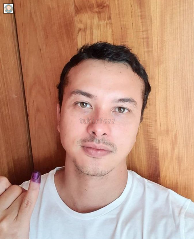 tubirfess's tweet photo. btw! yang ditungguin setiap pemilu selain hasil capres dan cawapres, adalah selfie kakanda Nicholas Saputra 💕
wish hari ini beliau selfi lagi🙏 https://t.co/vF1kp6KuPG