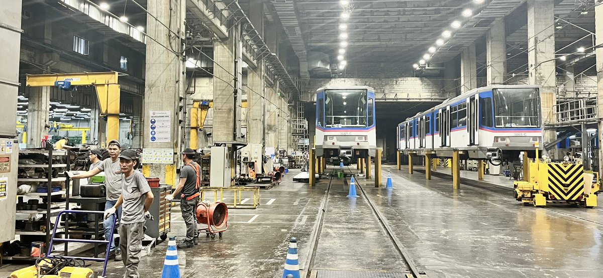 CZAmbManila's tweet image. 1/3 Mobility of people and goods is essential for boosting the economy and ensuring social connectivity. One of the major arteries of Metro Manila transportation system is the #MRT3. @DOTrPH