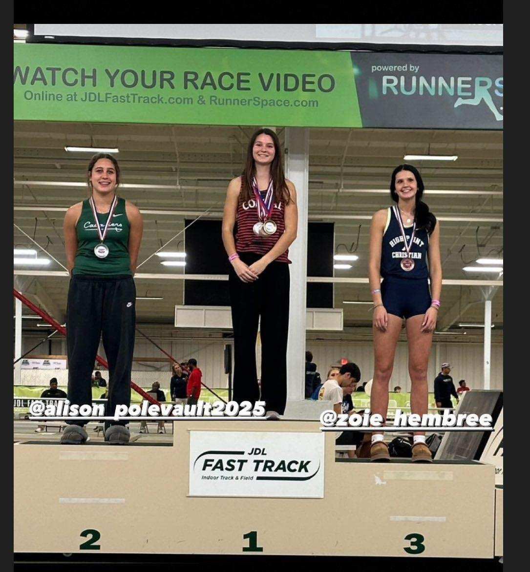 @HPCAXC_TF Congratulations to Zoie Hembree on a 3rd place finish and new pole vault PR of 11’6” at the NCISAA indoor track championship meet! 
#hpcacougars #trackandfield