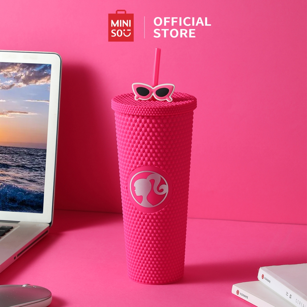 CathriceOlive's tweet photo. Miniso X Barbie Series Botol Minum Durian Straw Cup 700Ml
https://t.co/O8vsfjWQAm

trend topic: Dirty Vote #AMINmenang Close The Door Ganjar - Mahfud KPPS Serangan Prabowo DPR IAN https://t.co/jKl0FXrXF1