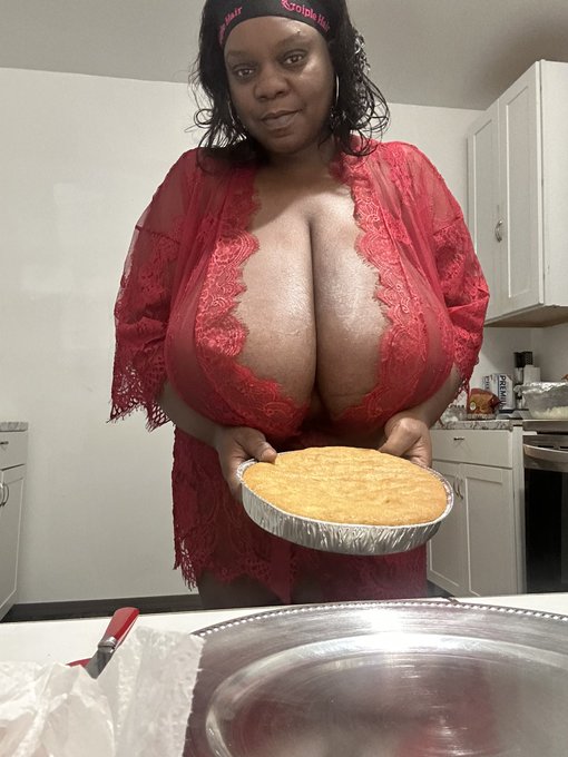 Happy Tuesday ❤️&rsquo;s😘😘❤️ https://t.co/lkCNGkqzG8<a href="/tag/bigsexytitt"class="tags"><span>#bigsexytitt</span></a>