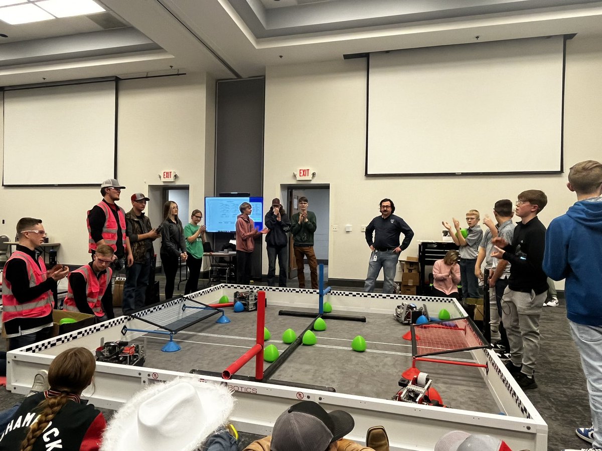 NLSD_VEX_43779's tweet photo. Final night at the SEO League @ZaneStateC. 

#43779Z won Excellence, Skills, and Tournament! #triplecrown

#43779E made an amazing tournament run with the MS Team #43779S! They came up short in the championship match. 

#UnfinishedBusiness #VEX #OverUnder https://t.co/S2oJ4Yd4Pl