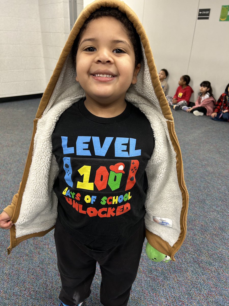 Today Magrill Mustangs and teachers celebrated 100 Days of School it was so much fun 🤩 we love our students and staff! @Magrill_AISD @Primary_AISD @Magrill_LMC @lisaphoward