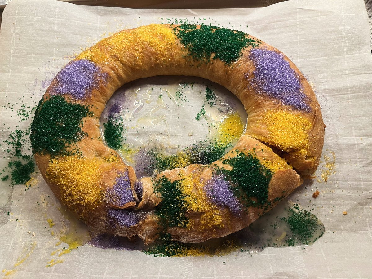 #FatTuesday #KingCake 💚💛💜