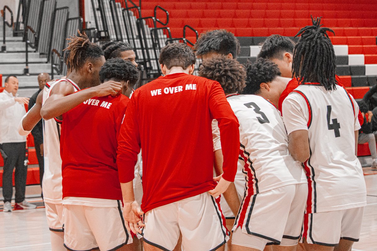BIG team win for the guys on Senior Night 💪

QO - 58 | WJ - 37

#WeOverMe #BOOM