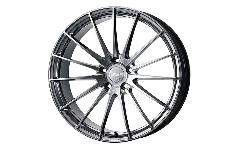 car_watch's tweet image. レイズ、デザイン特化型鍛造ホイールVMFに新たに細いフィンスポーク＆大口径の「L-01」誕生 car.watch.impress.co.jp/docs/news/1568… #RAYS #VMF #L01 #レイズ #ベルサス