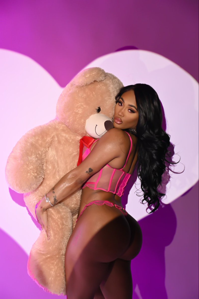 Lira_Galore_ tweet picture