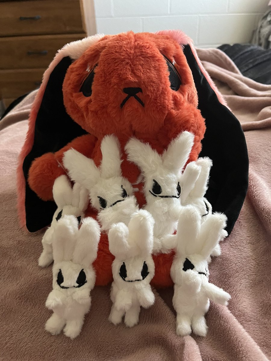 xangel_vibesx's tweet image. His name is Ouroboros… I love him…/gen he’s so cute! -☔️ #plushiedreadful #didsystem #anxietyrabbit