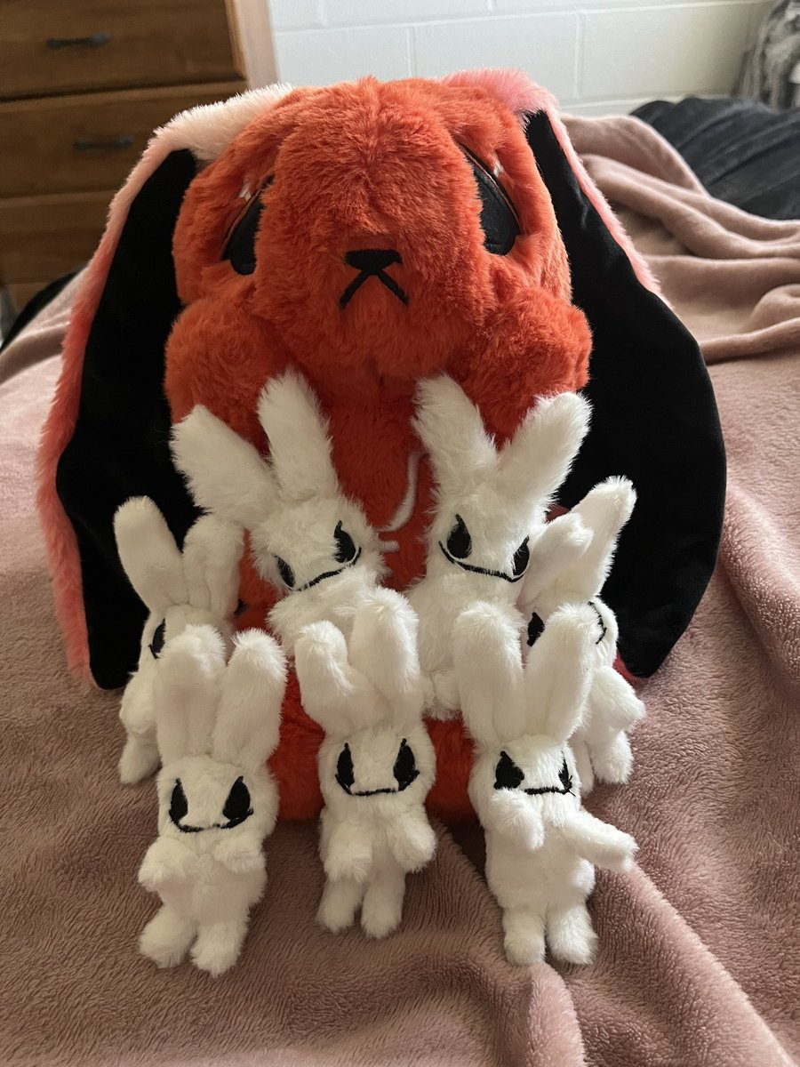 xangel_vibesx's tweet image. His name is Ouroboros… I love him…/gen he’s so cute! -☔️ #plushiedreadful #didsystem #anxietyrabbit