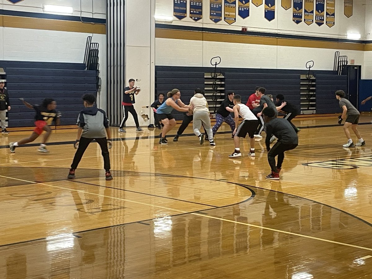 Winter skills camp week 5.  The guys brought the energy tonight!!  Let’s keep building !! ⁦<a href="/SweetHomeCSD/">Sweet Home Central School District</a>⁩ ⁦<a href="/SHCSDAthletics/">Sweet Home Athletics</a>⁩ ⁦<a href="/SHSCentral/">SH Sports Central</a>⁩ ⁦<a href="/MikeGinestre/">Mike Ginestre, Ed.D.</a>⁩ ⁦<a href="/bufnewspreptalk/">BuffaloNewsPrepTalk</a>⁩