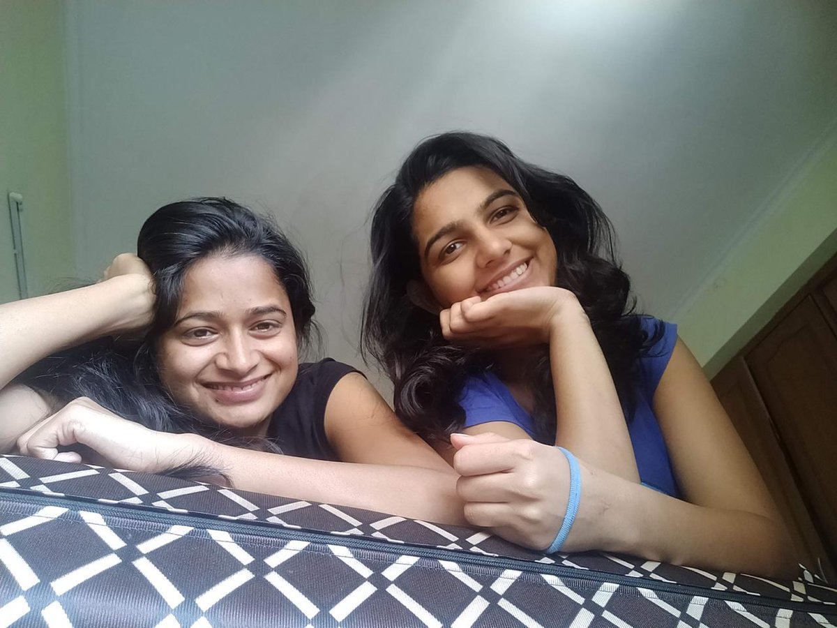 <a href="/mysa_tweet/">Mysa</a> Early college days, about 10 yrs back. <a href="/nyAnimall/">Neetu Yadav</a>