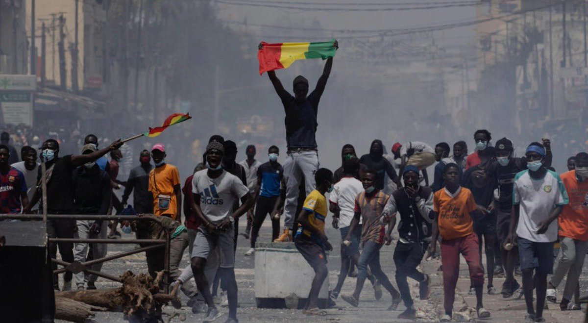 #Senegal's Macky Sall delayed elections scheduled for late February 25. The unconstitutional actions are a call on all rights groups civil society, opposition and trade unions to demand justice and dignity for all in #SENEGAL! 

We condemn the inhuman treatment of peaceful